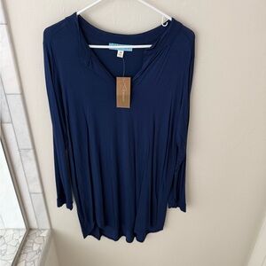 Francesca's Collections Navy Long Sleeve Tee